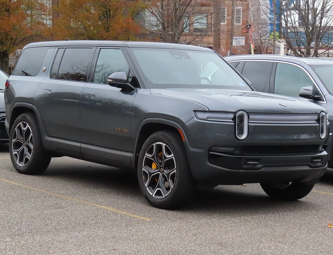 2024 Rivian R1S